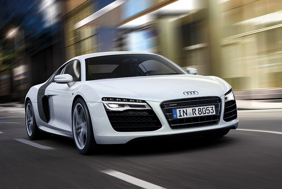 Белый Audi R8