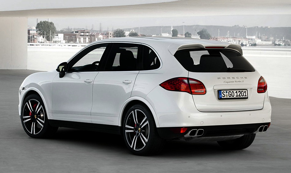 Белый Porsche Cayenne