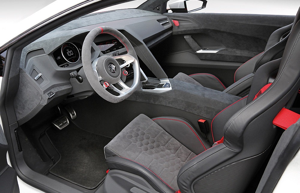 Фото автомобиля VW GOLF GTI (Интерьер салона)