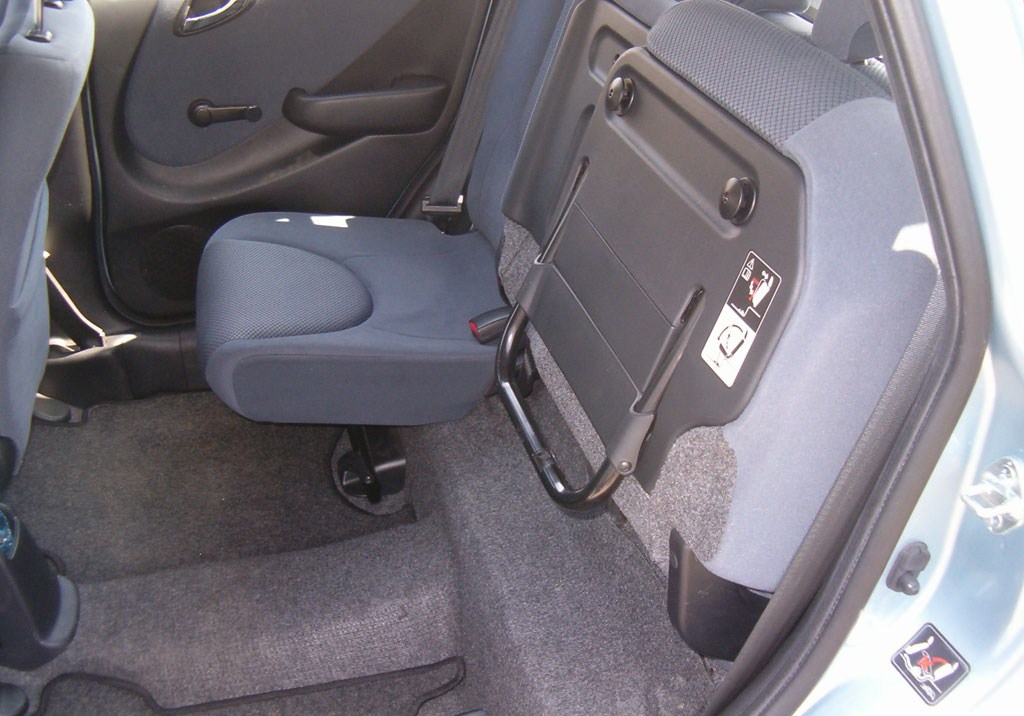 Фото автомобиля Honda Jazz 1.4 LS (салон)