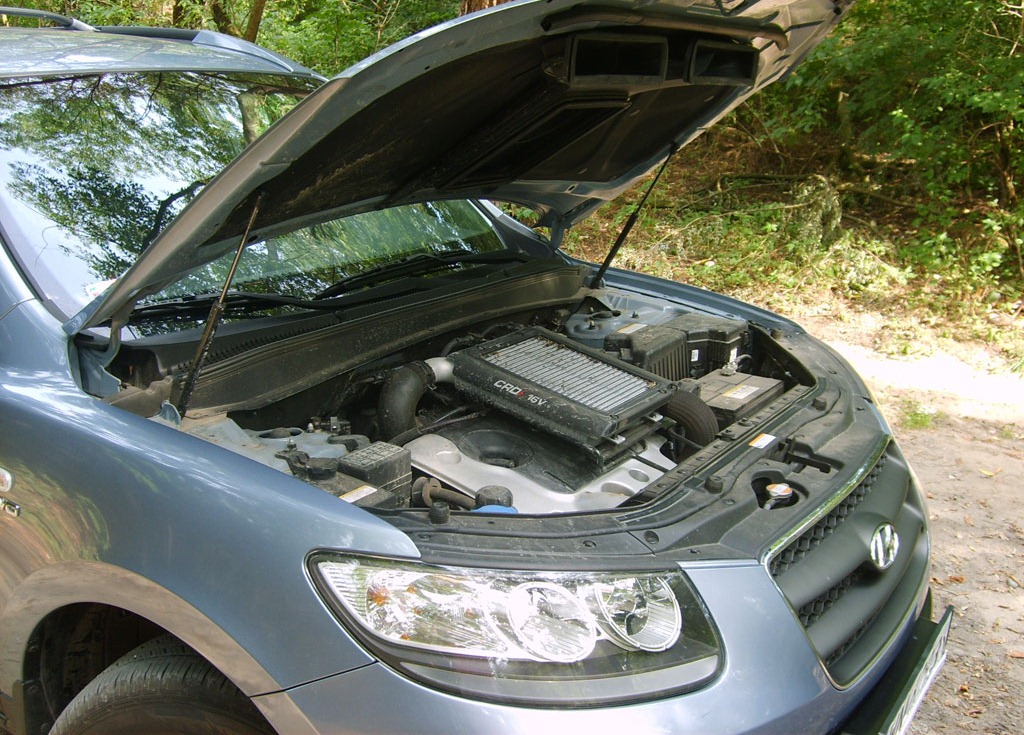Фото автомобиля Hyundai Santa Fe. Двигатель