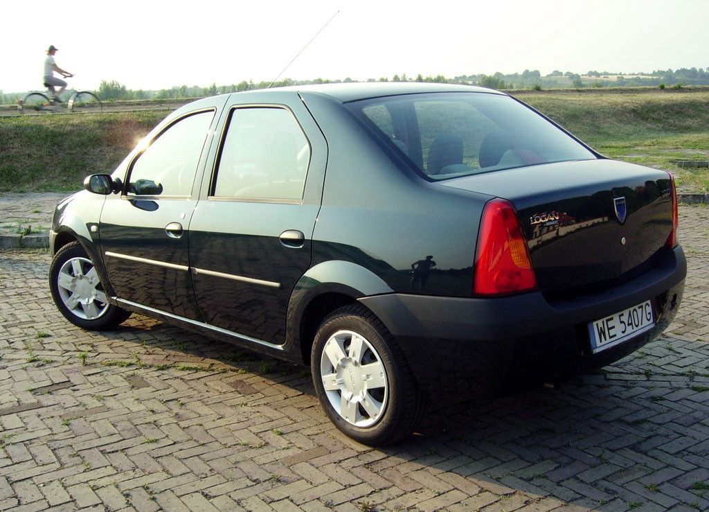 Фото автомобиля Dacia Logan