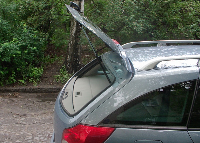 Фото автомобиля Renault Laguna 2 Grandtour. Рено Лагуна 2