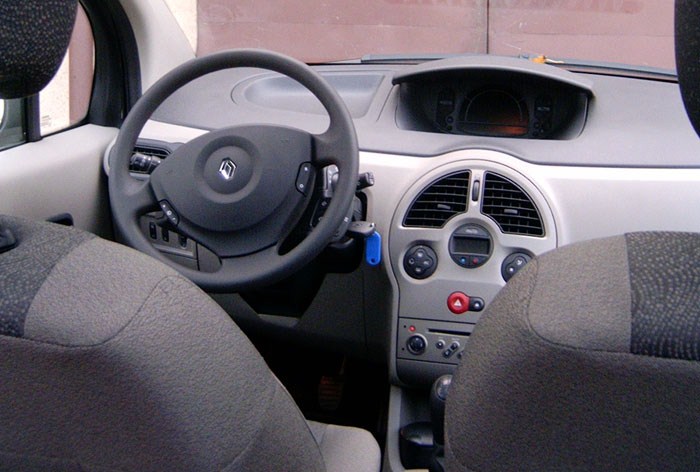 Фото автомобиля Renault Modus (интерьер)