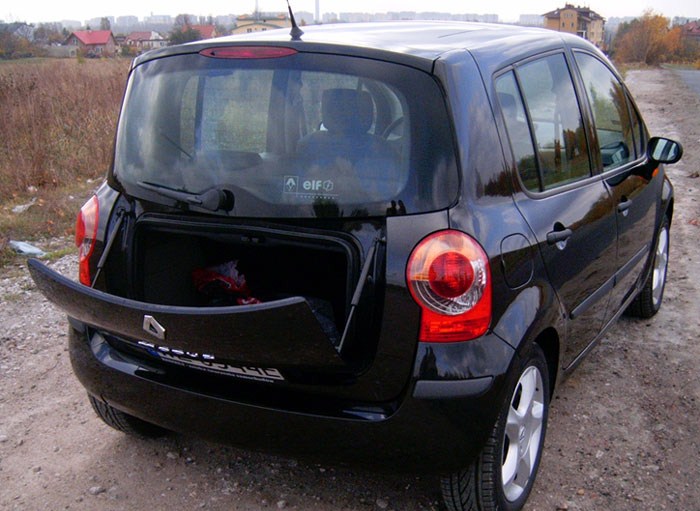 Фото автомобиля Renault Modus (багажник)