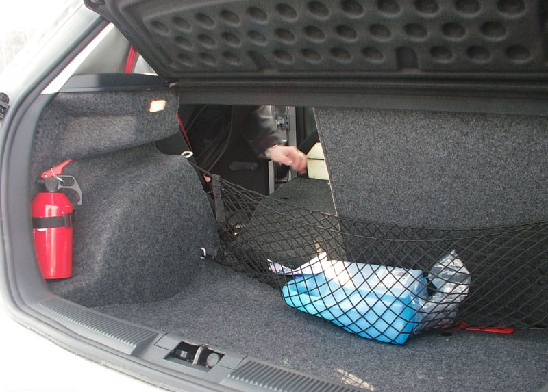 Фото автомобиля Skoda Fabia 2006 (багажник)