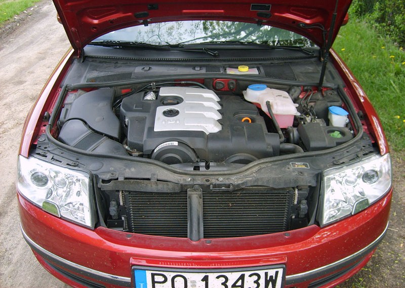 Фото автомобиля Skoda Superb (двигатель)