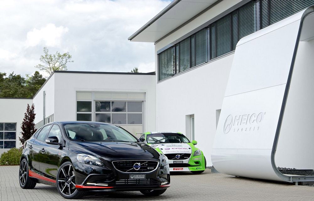 Фото автомобиля Volvo V40 Pirelli