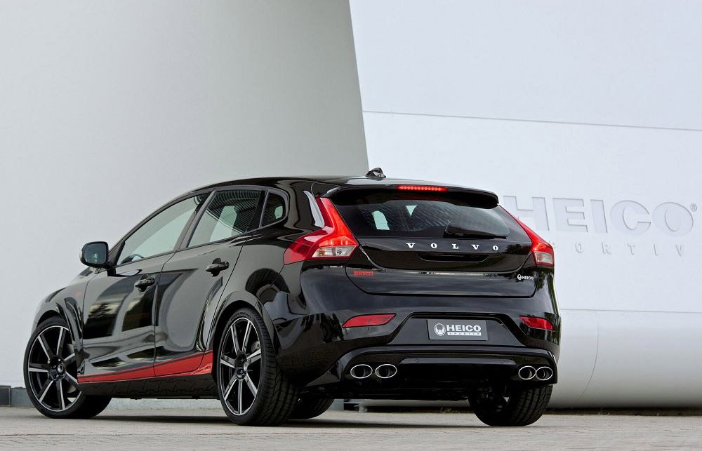 Фото автомобиля Volvo V40 Pirelli