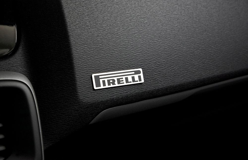 Фото автомобиля Volvo V40 Pirelli. Интерьер салона
